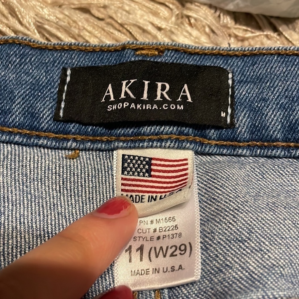 Akira Hi Rise Ripped‎ Mom Jeans - Picture 5 of 8
